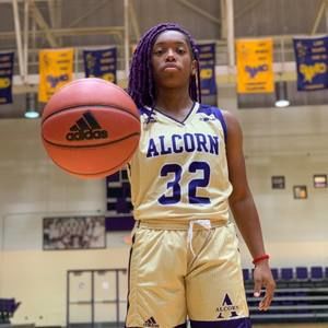 Meet your Posher, Jada